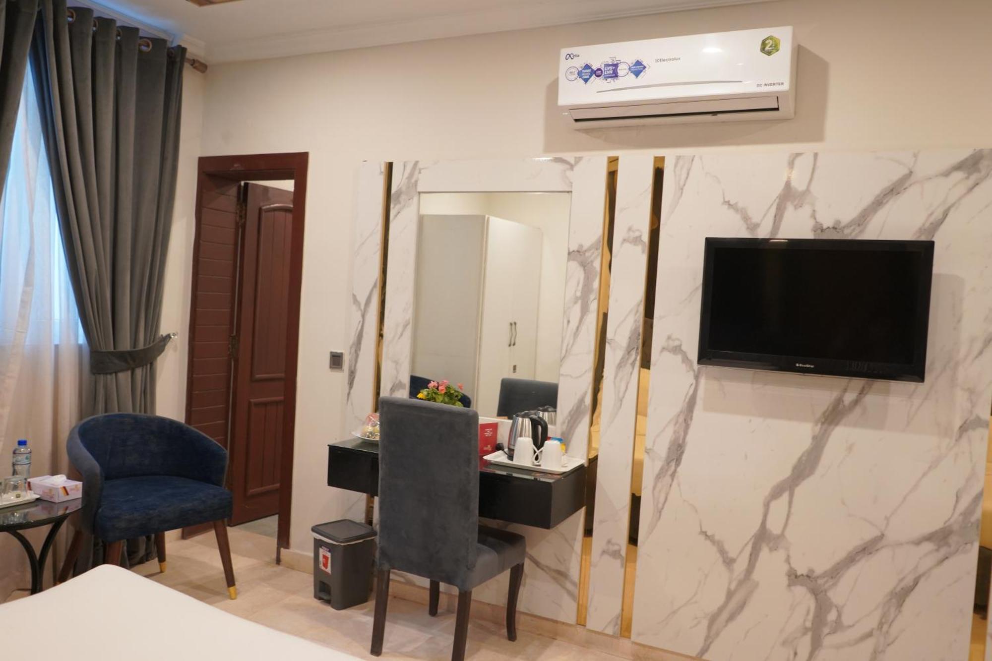 Envoy Express Hotel Islamabad Exterior photo